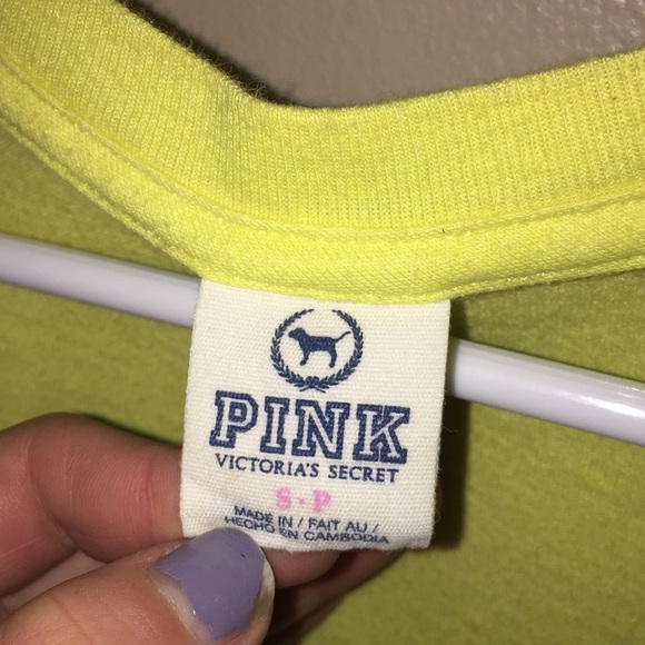 Pink Victoria’s Secret T-shirt size small yellow PINK VS SHIRT v-neck light​​ - Picture 5 of 6